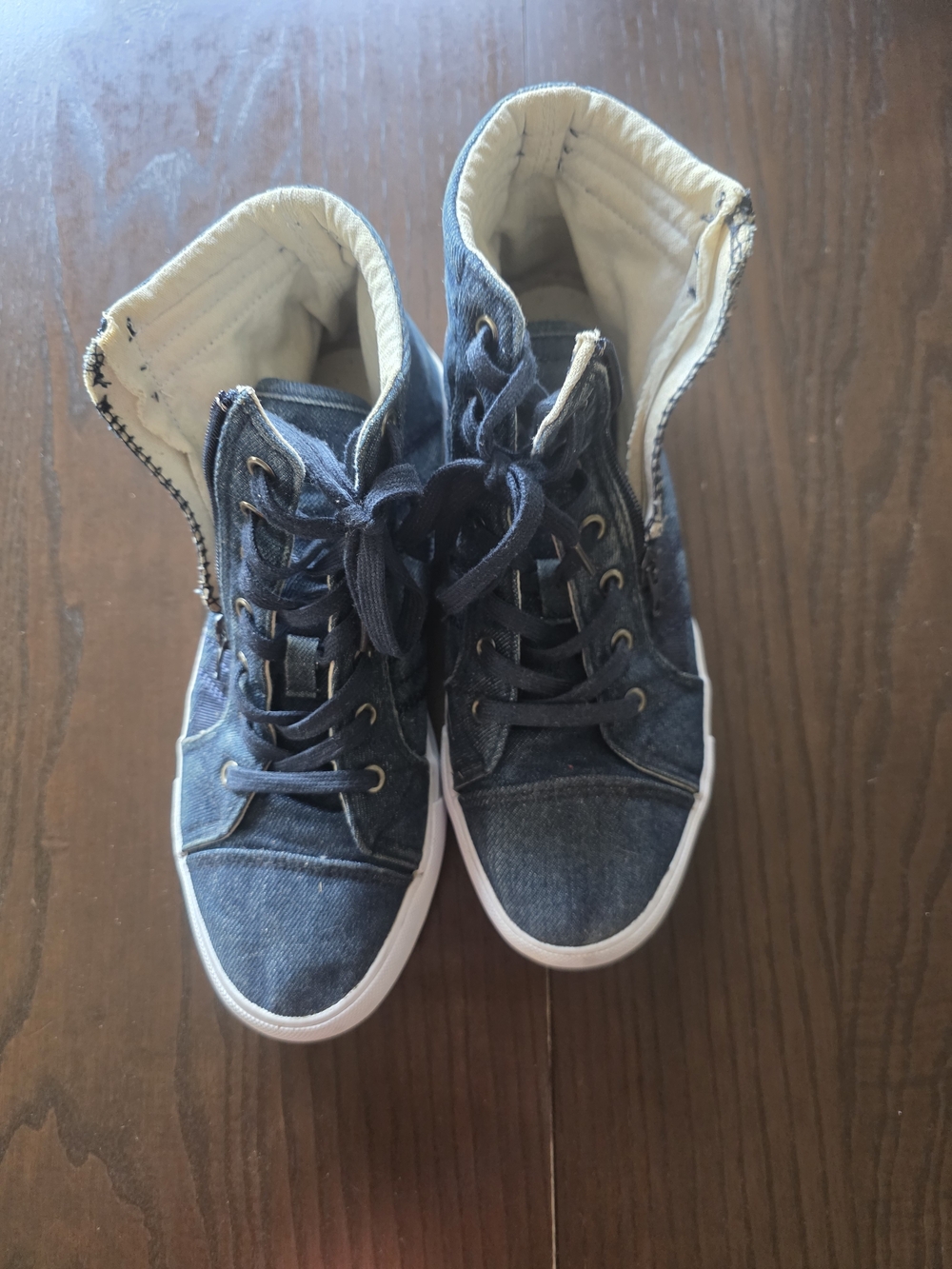 bucco Women High-Top Sneakers in Navy Blue
